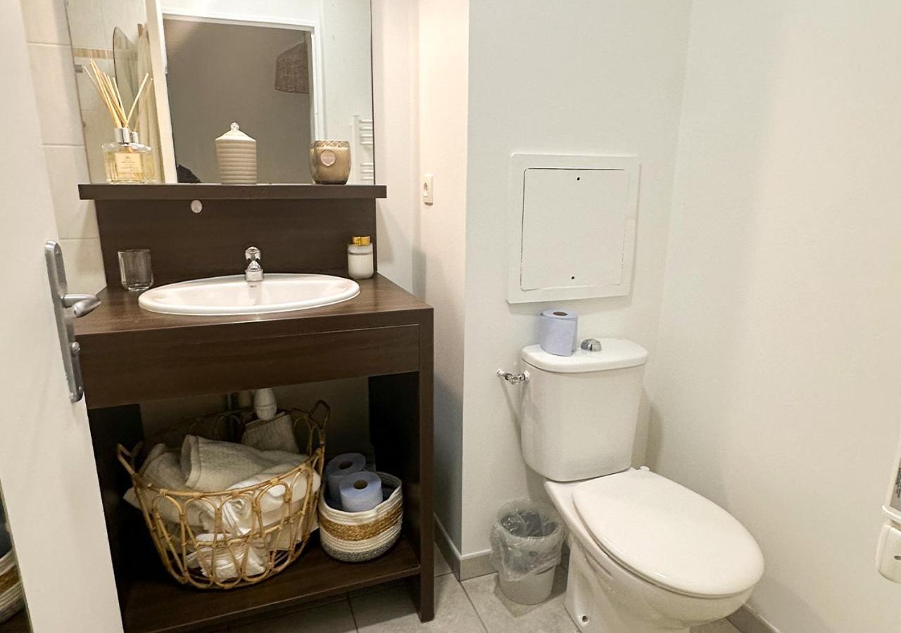 Studio Montevrain Rer Luaran gambar